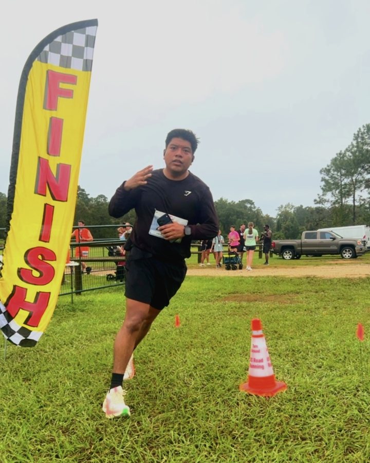 Virgilio Gutierrez at Haunted 5K, 10K & 13.1M at Tallahassee, FL (40) - 10/03/2026 after earning 1st MALE Overall